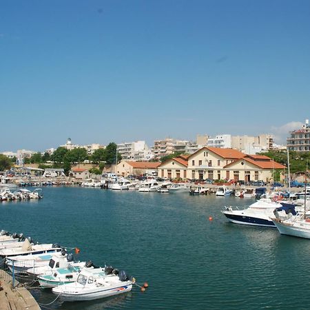 Amazing Apartment In The Center Alexandroupoli Bagian luar foto